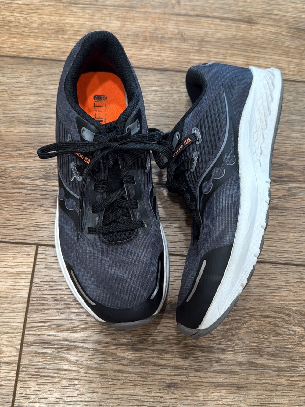 Saucony Men’s Gray and Black Running Shoes with White Midsole